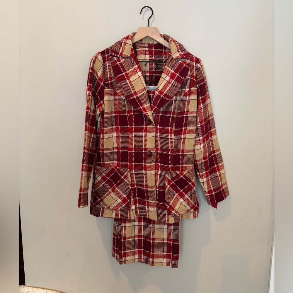 True Vintage JCPenney plaid 2 piece suit set. Matching blazer and pants